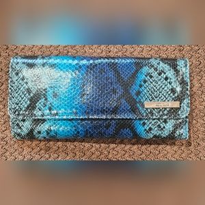 Kenneth Cole Reaction Blue Clutch Purse Wallet Faux Snakeskin Leather 8.3